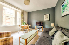 JOIVY Amazing Location! - Lovely Rose St Apt in New Town
